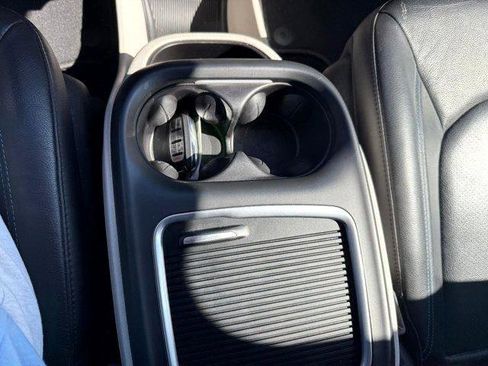 Used 2021 Chrysler Pacifica Touring-L w/ Uconnect Theater Family Group image 24