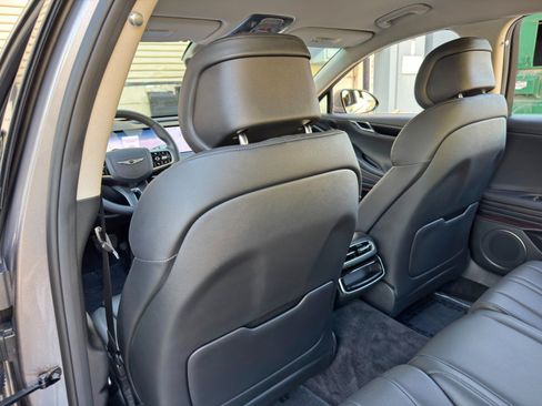 Used 2025 Genesis G80 2.5T AWD/4WD image 41
