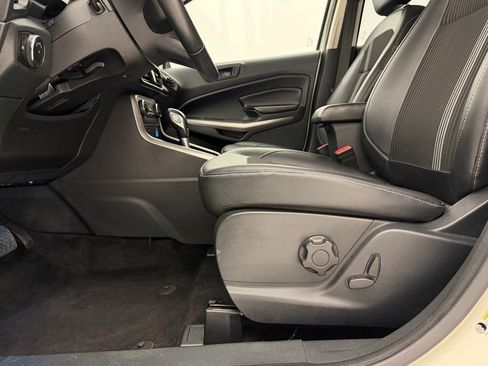 Used 2019 Ford EcoSport SES image 3