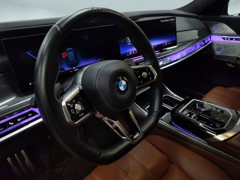 Certified 2023 BMW 760i xDrive w/ Luxury Rear Seating Package image 19