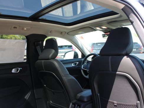 Used 2026 Volvo XC40 B5 Plus w/ Protection Package Premier AWD/4WD image 37