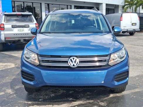 Used 2017 Volkswagen Tiguan S image 4