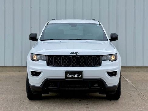 Used 2020 Jeep Grand Cherokee Laredo AWD/4WD image 9