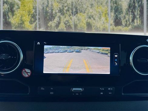 Used 2025 Mercedes-Benz Sprinter 2500 image 25