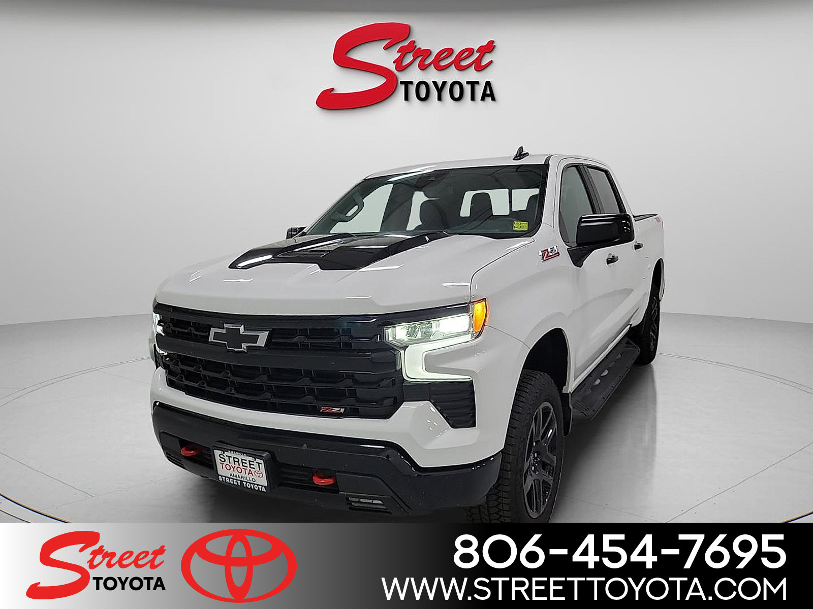 Used 2026 Chevrolet Silverado 1500 LT Trail Boss w/ Convenience Package II AWD/4WD image 1