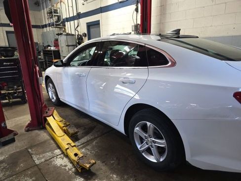 Used 2022 Chevrolet Malibu LS FWD image 3