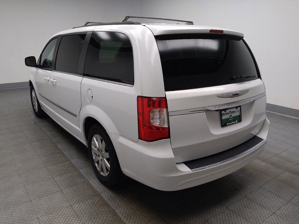Used 2015 Chrysler Town & Country Touring FWD image 5