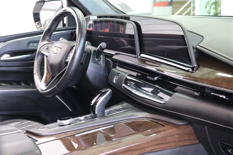 Used 2024 Cadillac Escalade Sport Platinum w/ LPO, ONYX Package AWD/4WD image 59