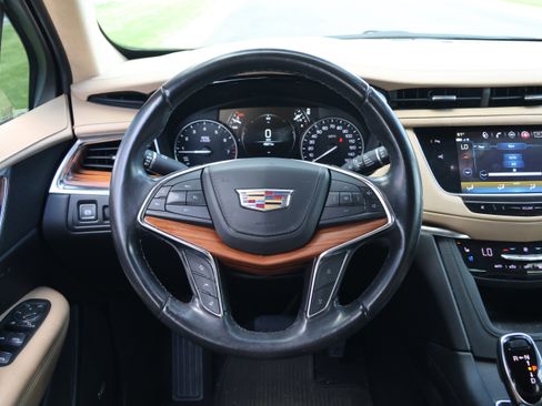 Used 2019 Cadillac XT5 Platinum image 18