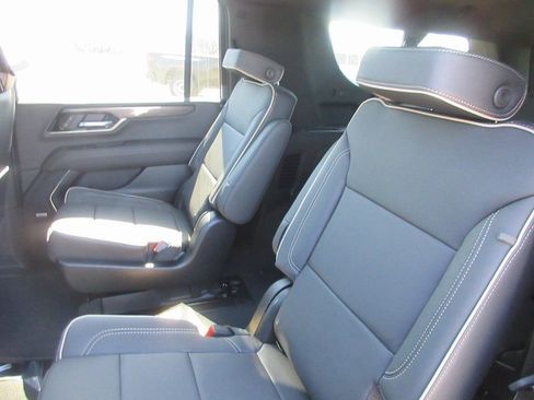 New 2026 GMC Yukon XL Elevation w/ Elevation Premium Package image 13