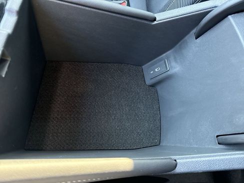 Used 2025 Volkswagen Atlas Cross Sport SE w/ Black Wheel Package AWD/4WD image 36