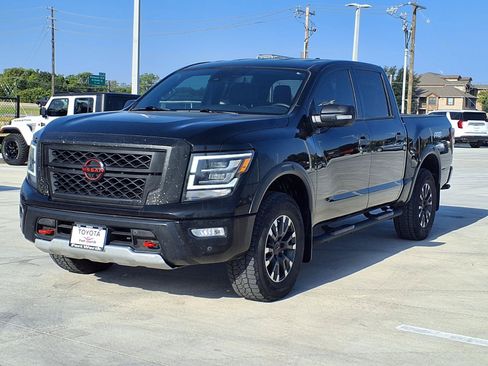 Used 2023 Nissan Titan PRO-4X w/ Pro-4x Convenience Package AWD/4WD image 3