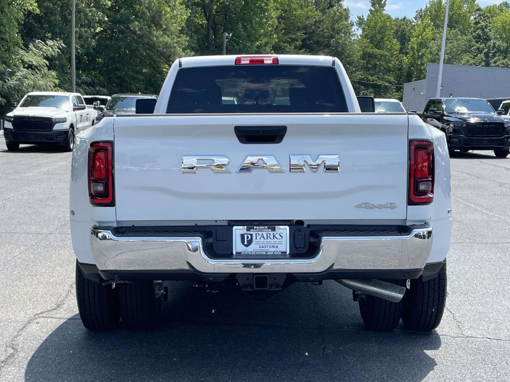 New 2026 RAM 3500 Tradesman w/ Chrome Appearance Group A AWD/4WD image 7