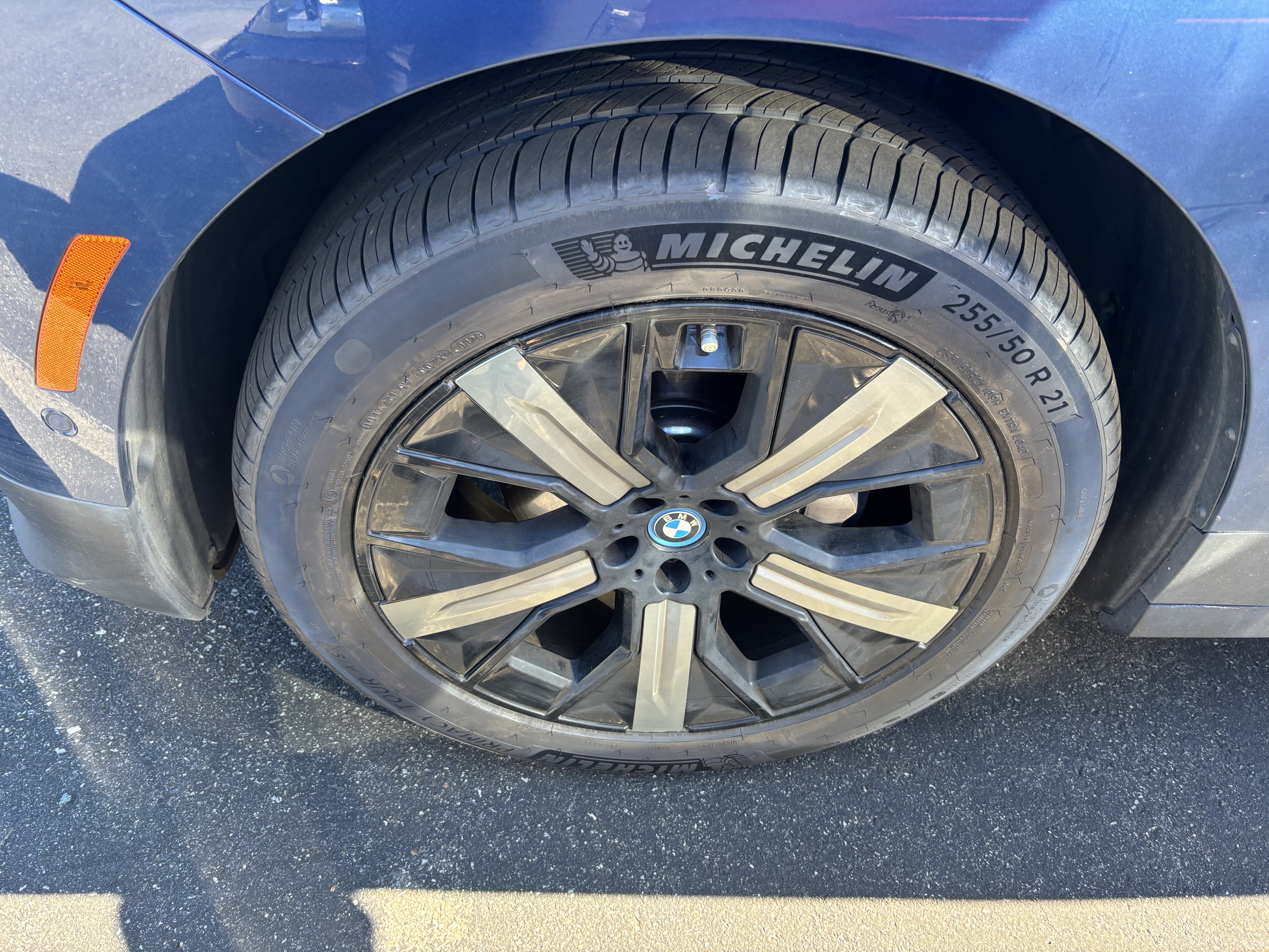 Used 2024 BMW iX xDrive50 AWD/4WD image 12