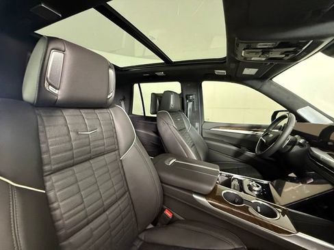 Certified 2026 Cadillac Escalade Platinum Sport AWD/4WD image 36