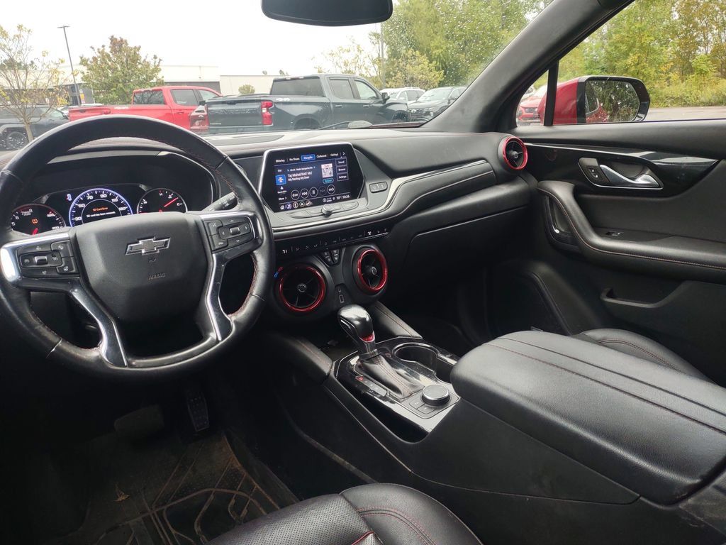 Used 2022 Chevrolet Blazer RS w/ Enhanced Convenience Package FWD image 9