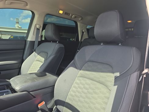 Used 2024 Nissan Pathfinder SV image 23