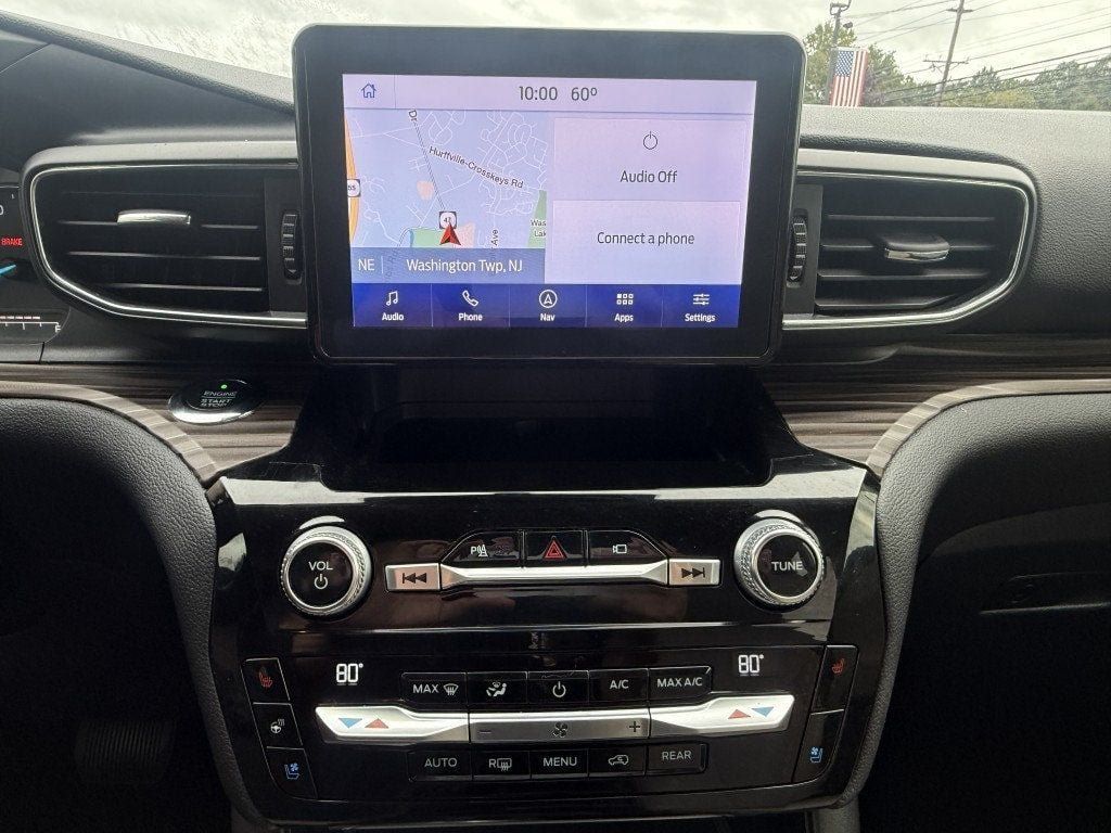 Used 2021 Ford Explorer Limited w/ Equipment Group 301A AWD/4WD image 17