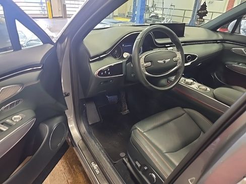 Used 2023 Genesis GV70 2.5T w/ Advanced Package AWD/4WD image 4