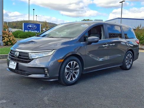 Used 2024 Honda Odyssey EX-L image 3