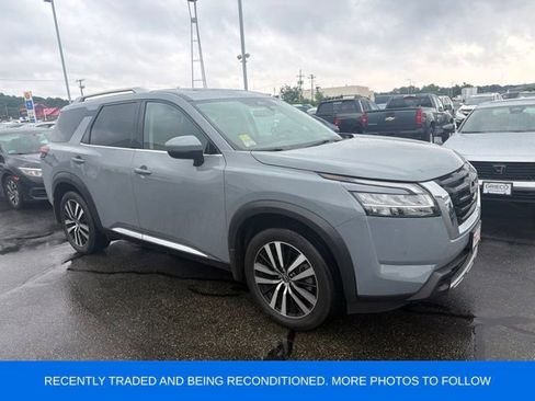 Used 2024 Nissan Pathfinder Platinum AWD/4WD image 1