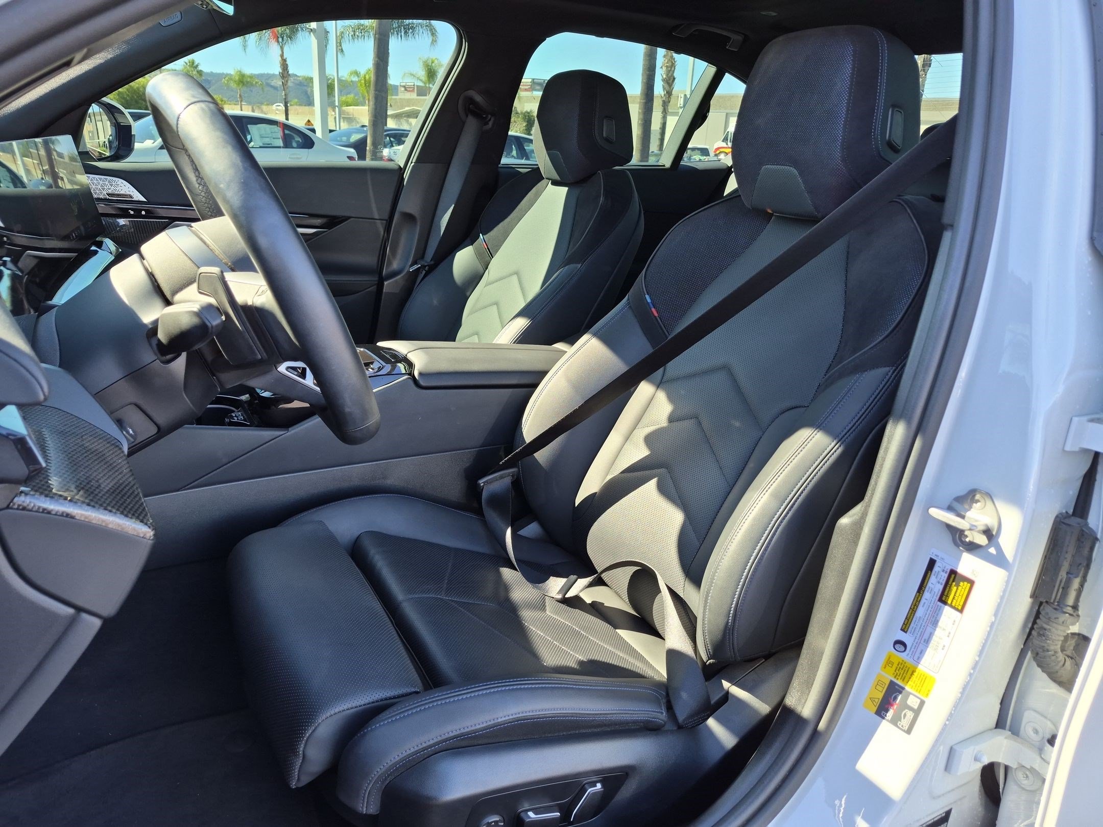 Used 2024 BMW i5 eDrive40i w/ Executive Package RWD image 15
