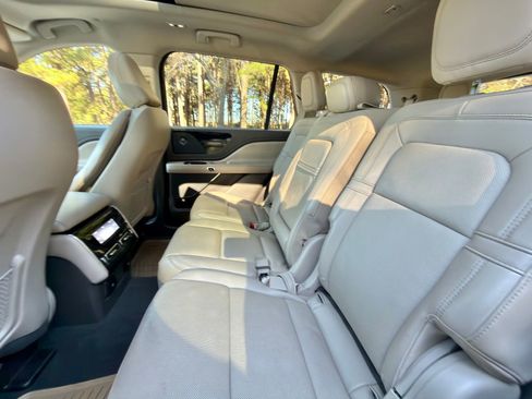 Used 2023 Lincoln Aviator Reserve w/ Equipment Group 201A image 14