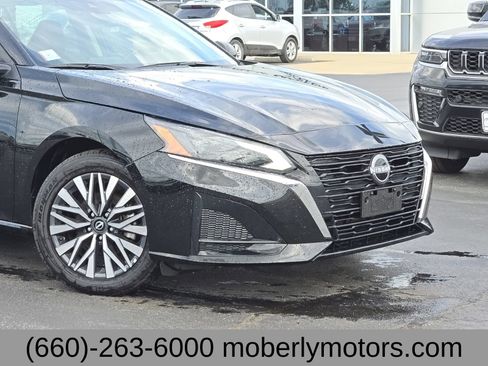 Used 2025 Nissan Altima 2.5 SV AWD/4WD image 59