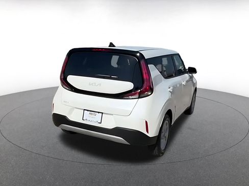 Used 2025 Kia Soul LX w/ LX Technology Package image 12