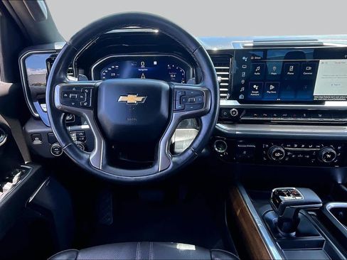 Used 2022 Chevrolet Silverado 1500 High Country w/ High Country Premium Package RWD image 6