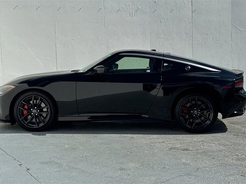 Certified 2025 Nissan Z Performance w/ Floor Mat Package image 8