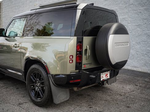 Used 2022 Land Rover Defender 90 X-Dynamic S image 13