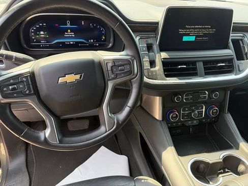 Used 2023 Chevrolet Suburban Premier AWD/4WD image 5