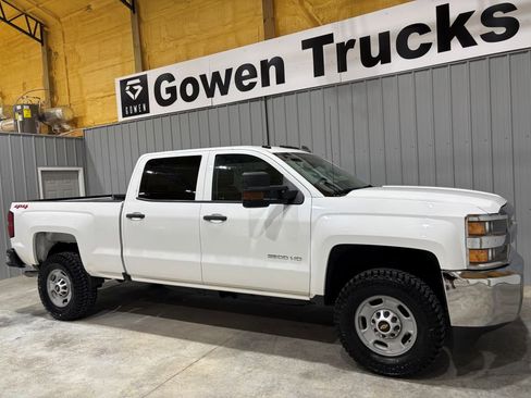Used 2019 Chevrolet Silverado 2500 W/T w/ WT Convenience Package image 3