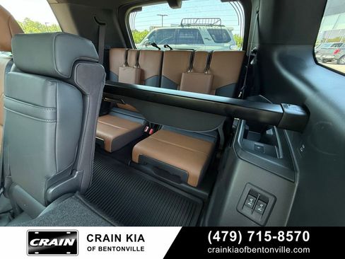 Used 2025 Lexus GX 550 w/ Accessory Package (2T) AWD/4WD image 23