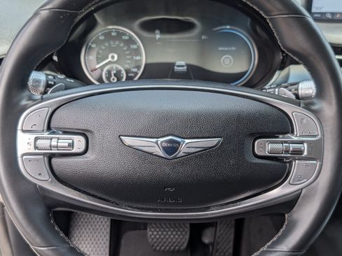 Used 2025 Genesis GV70 2.5T AWD/4WD image 18