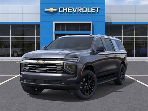 New 2026 Chevrolet Suburban Premier image 6