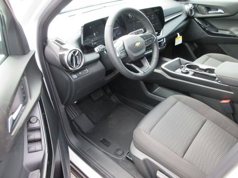 New 2026 Chevrolet Equinox LT FWD image 11