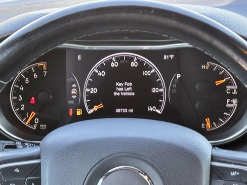 Used 2019 Jeep Grand Cherokee Altitude image 12