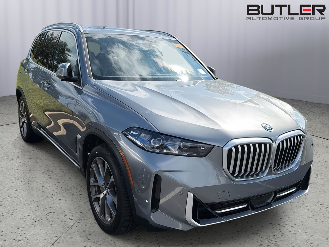 Used 2024 BMW X5 xDrive50e w/ Premium Package AWD/4WD image 5