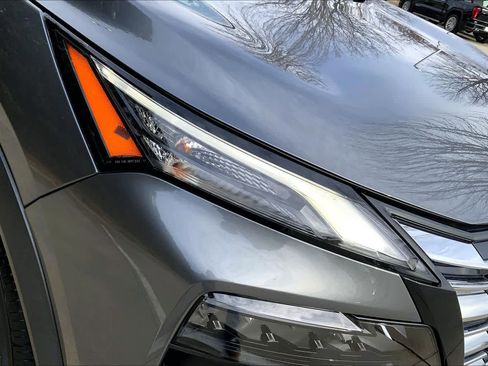 Used 2024 Nissan Rogue S image 24