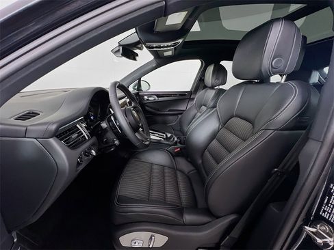 New 2026 Porsche Macan Turbo image 5