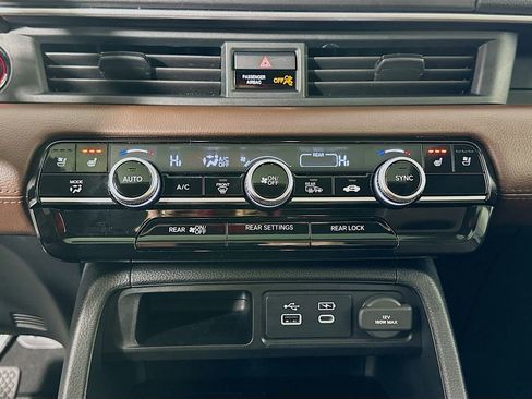 Certified 2024 Honda Pilot Elite image 21