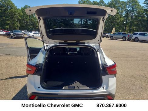 Used 2024 Chevrolet Trax LS FWD image 28