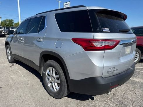 Used 2021 Chevrolet Traverse LT FWD image 4