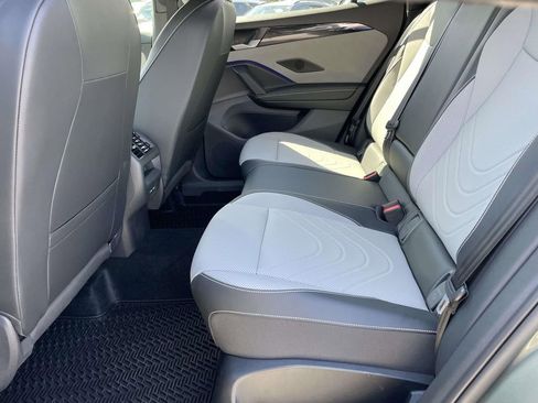 New 2026 Volkswagen Tiguan SE R-Line FWD image 10