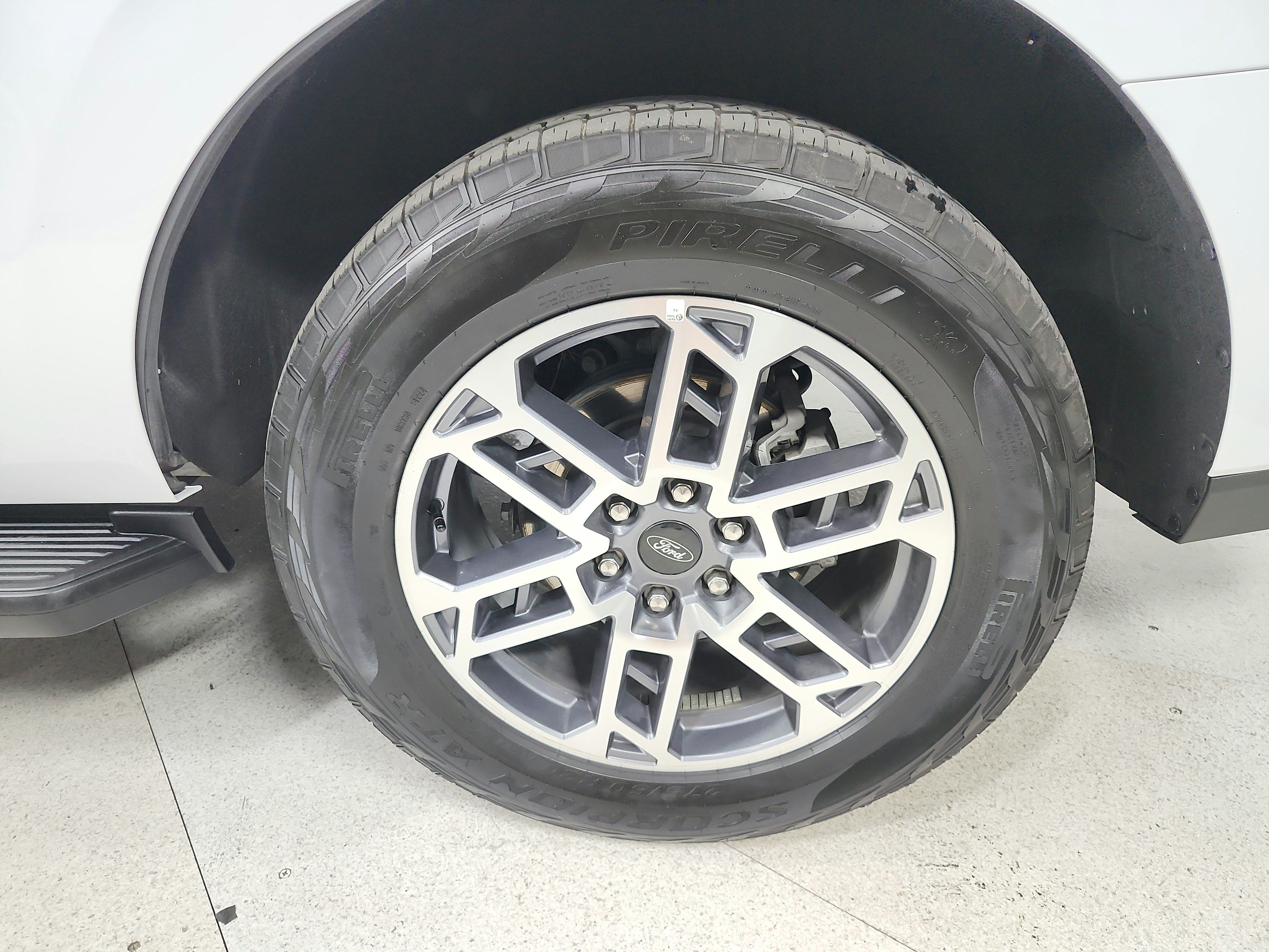 Used 2025 Ford Expedition Active AWD/4WD image 60