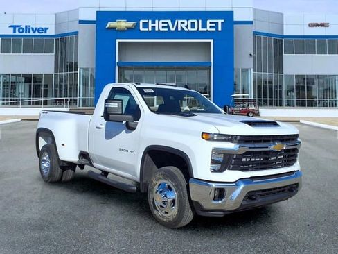 New 2026 Chevrolet Silverado 3500 LT image 2