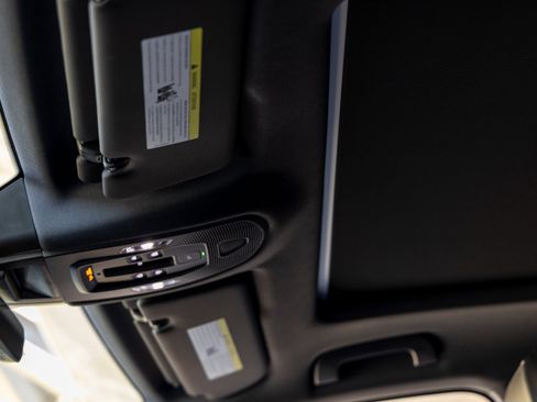 New 2025 Porsche Cayenne S image 27