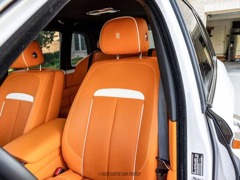 Used 2023 Rolls-Royce Cullinan Black Badge AWD/4WD image 45